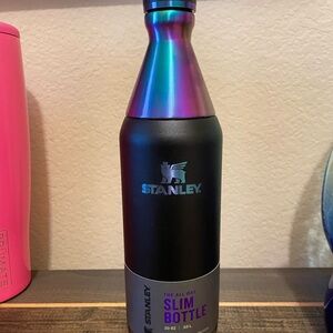 Stanley Chroma Slim Bottle 20 oz